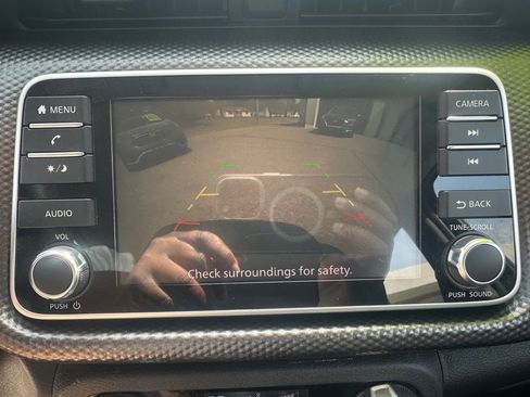 Used 2020 Nissan Kicks SV image 15