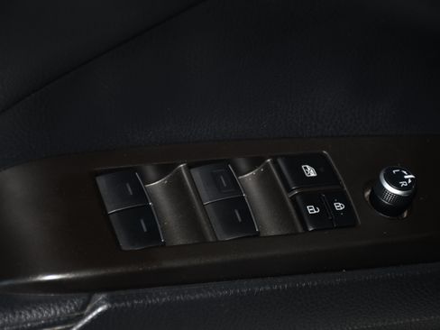 Used 2023 Toyota Camry XSE FWD image 10