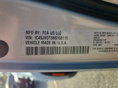Used 2022 Jeep Wagoneer Series III w/ Convenience Group I AWD/4WD image 29