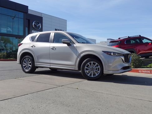 Used 2025 MAZDA CX-5 AWD 2.5 S w/ Preferred Package image 4