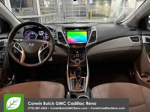 Used 2014 Hyundai Elantra SE FWD image 10