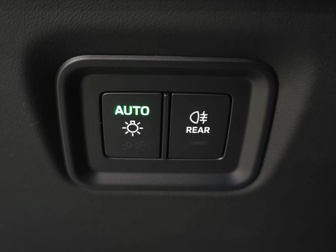 Certified 2024 Porsche Cayenne AWD/4WD image 21