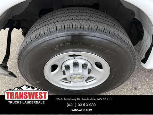 Used 2024 Chevrolet Express 2500 w/ Driver Convenience Package image 18