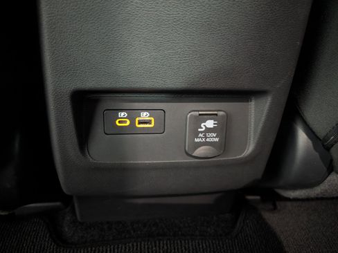 Used 2025 Nissan Frontier PRO-4X w/ Pro Convenience Package image 11