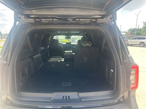 Used 2023 Ford Expedition Max Limited image 9