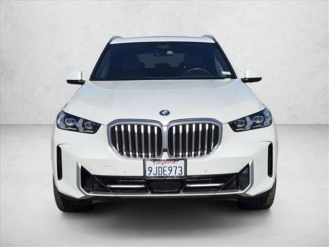 Certified 2024 BMW X5 xDrive50e w/ Premium Package AWD/4WD image 2