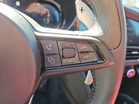 Used 2024 Alfa Romeo Giulia Veloce image 16