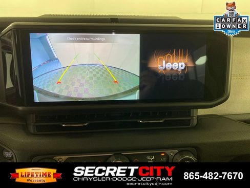 Used 2024 Jeep Wrangler Unlimited w/ Convenience Group AWD/4WD image 22