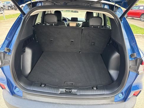 Used 2022 Ford Escape SEL w/ Technology Package FWD image 8