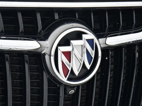 Used 2021 Buick Enclave Premium image 40