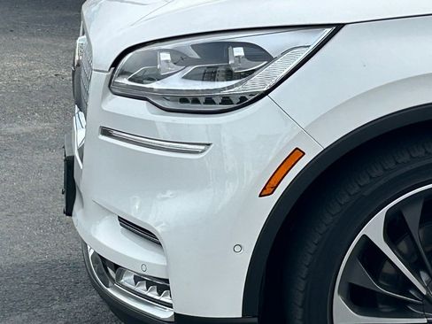 Used 2021 Lincoln Aviator Reserve w/ Equipment Group 202A image 10