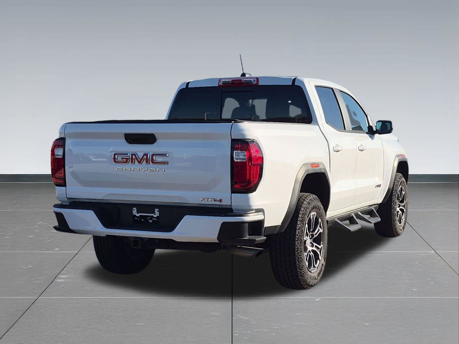 Used 2023 GMC Canyon AT4 AWD/4WD image 6