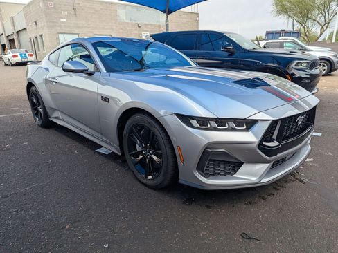 Used 2024 Ford Mustang GT RWD image 2