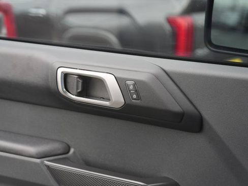 Used 2024 Ford Bronco Badlands image 28