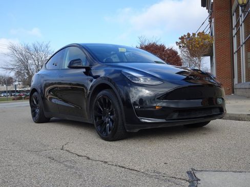 Used 2023 Tesla Model Y Long Range image 28