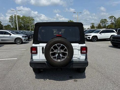 Used 2024 Jeep Wrangler Sport AWD/4WD image 4