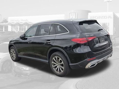 Used 2024 Mercedes-Benz GLC 300 image 3