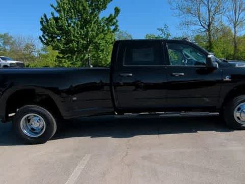 New 2026 RAM 3500 Tradesman AWD/4WD image 9