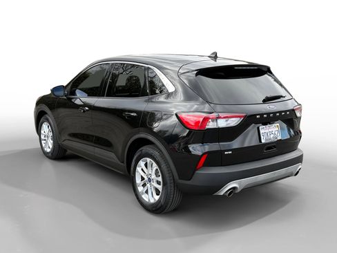 Certified 2022 Ford Escape SE image 3