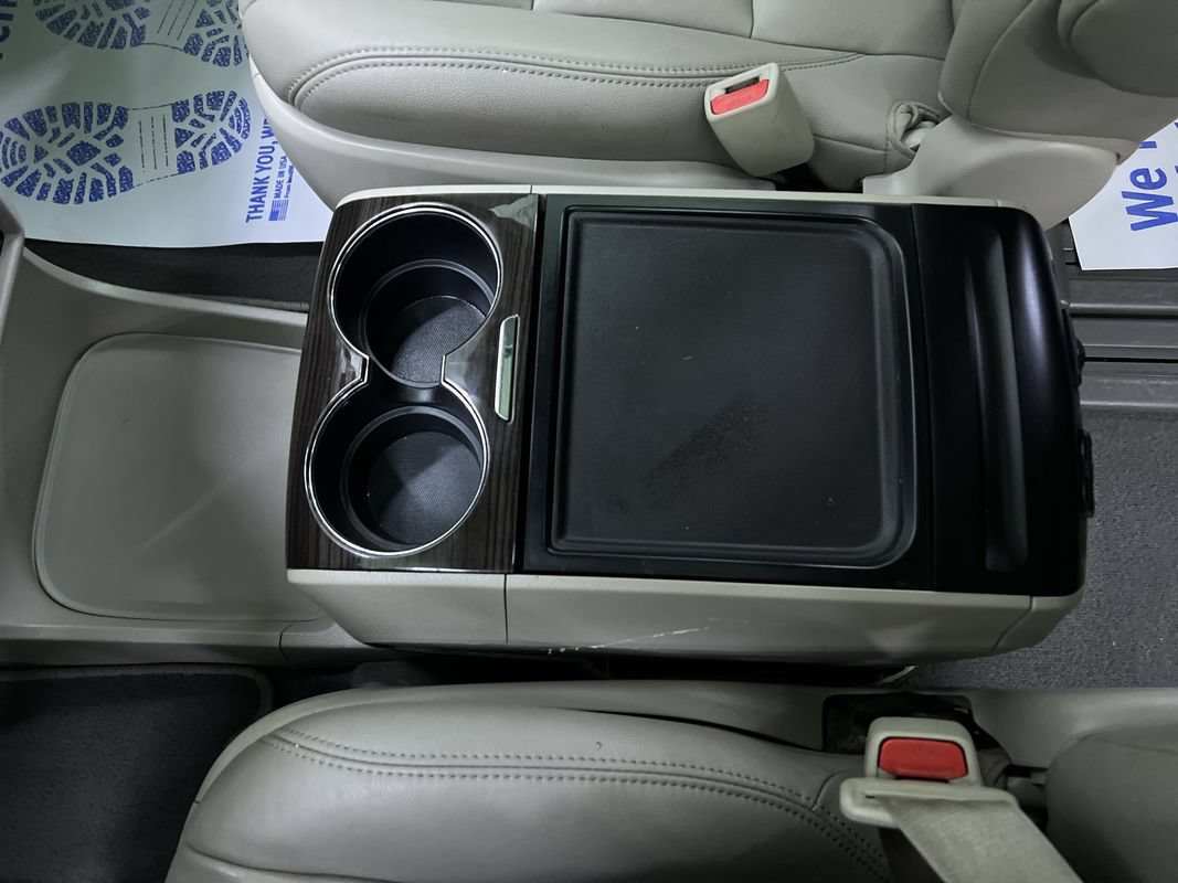 Used 2020 Toyota Sienna XLE w/ XLE Navigation Package FWD image 24