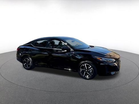 Used 2025 Nissan Sentra SV image 2