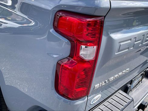 Used 2024 Chevrolet Silverado 1500 LT AWD/4WD image 28