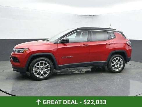 Used 2025 Jeep Compass Limited AWD/4WD image 9