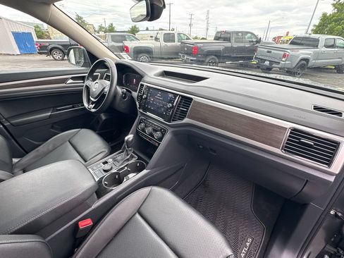 Used 2019 Volkswagen Atlas SEL R-Line AWD/4WD image 29