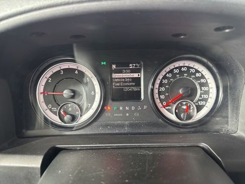 Used 2018 RAM 1500 Classic SLT image 16