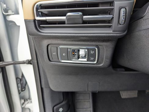 Used 2021 Lincoln Corsair Reserve image 26