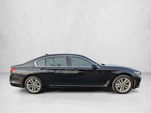 Used 2017 BMW 750i xDrive image 4