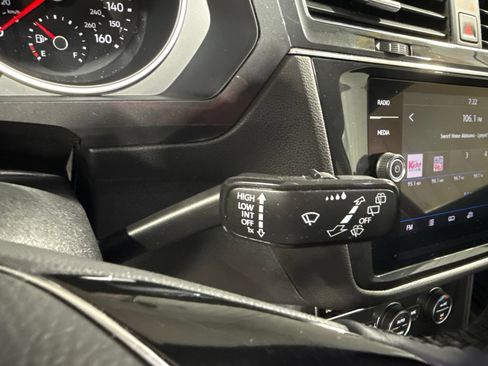 Used 2019 Volkswagen Tiguan SE w/ Panoramic Sunroof Package FWD image 35