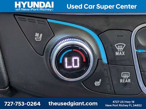 Used 2018 Chevrolet Traverse Premier w/ Driver Confidence II Package FWD image 30