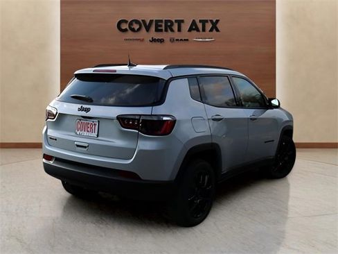 New 2026 Jeep Compass Latitude image 5