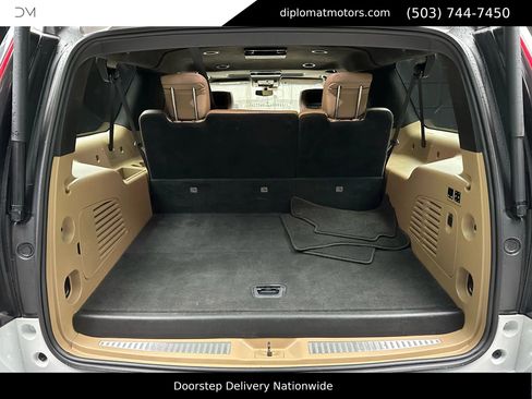 Used 2019 Cadillac Escalade ESV Platinum image 41