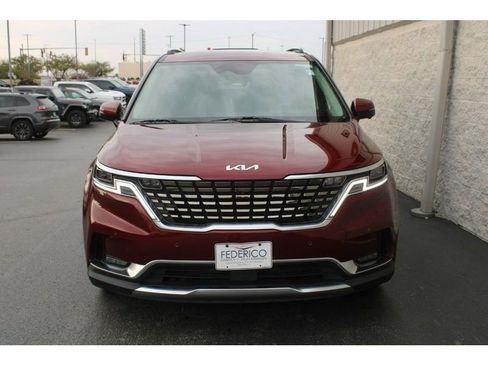 Used 2022 Kia Carnival SX Prestige image 11