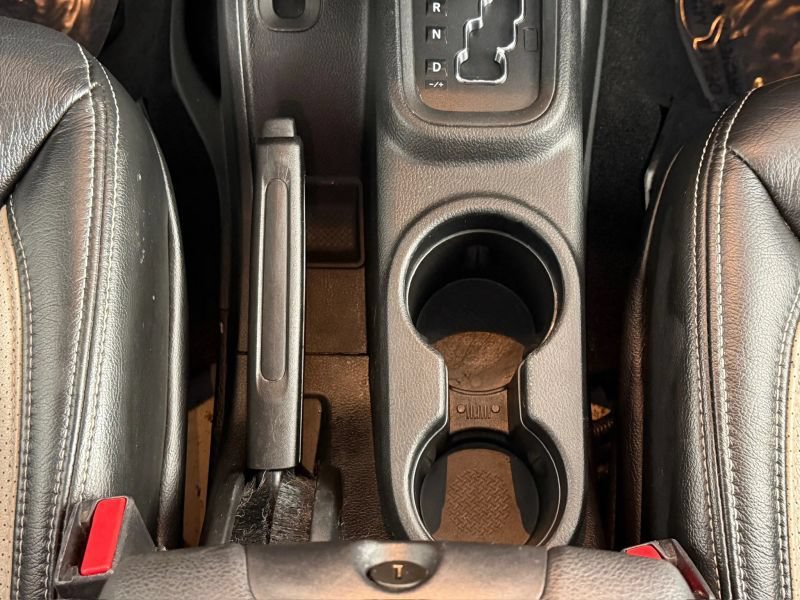 Used 2018 Jeep Wrangler Unlimited Rubicon w/ Connectivity Group AWD/4WD image 67