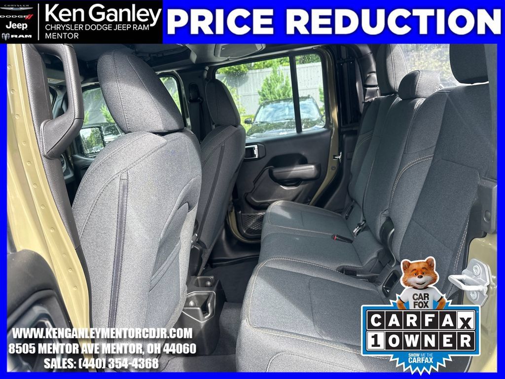 Certified 2025 Jeep Gladiator Sport AWD/4WD image 21