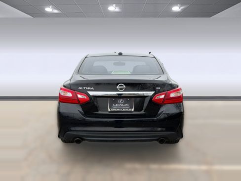 Used 2016 Nissan Altima 2.5 SL w/ Moonroof Package image 9