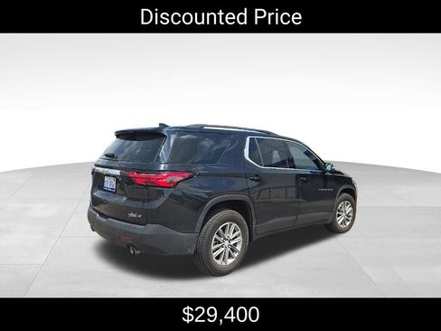 Certified 2023 Chevrolet Traverse LT FWD image 3