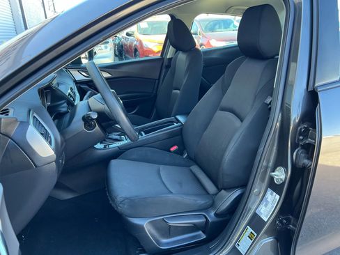 Used 2018 MAZDA MAZDA3 Sport image 15
