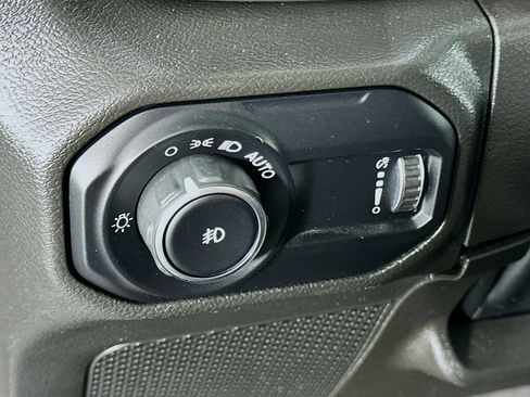 Used 2023 Jeep Wrangler Sahara w/ Cold Weather Group image 17