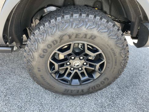 Used 2026 Ford Bronco Badlands AWD/4WD image 11
