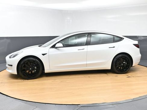 Used 2022 Tesla Model 3 RWD image 5