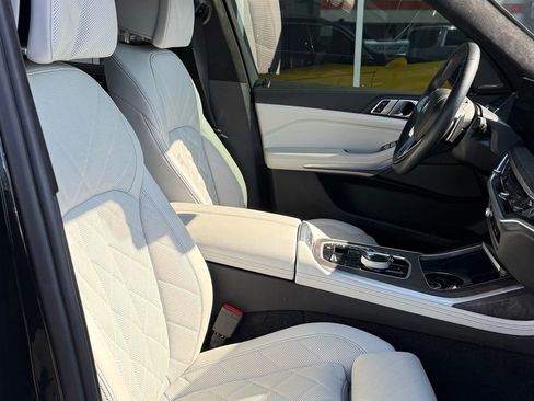 Used 2024 BMW X7 xDrive40i w/ Premium Package AWD/4WD image 45