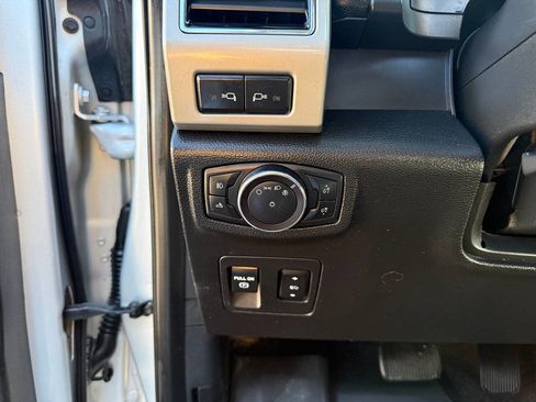 Used 2019 Ford F150 Lariat image 21