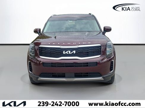 Used 2022 Kia Telluride EX w/ EX Premium Package FWD image 2