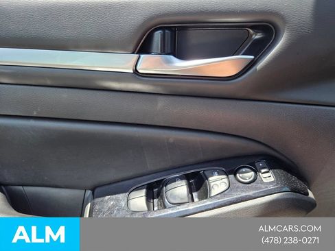 Used 2025 Nissan Altima 2.5 SR FWD image 24