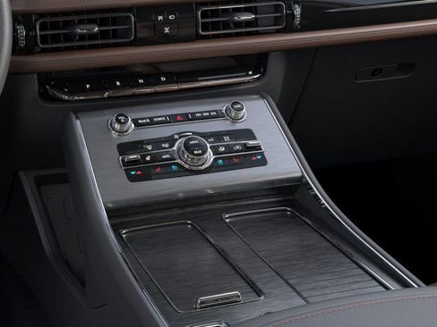 Used 2024 Lincoln Aviator Reserve w/ Equipment Group 201A image 15