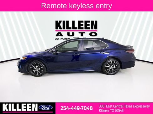 Used 2021 Toyota Camry SE image 4